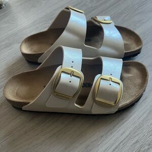 Birkenstock Arizona Sandals size 39 (8-8.5)